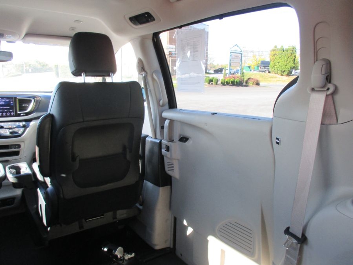 2018 CHRYSLER PACIFICA - Image 13