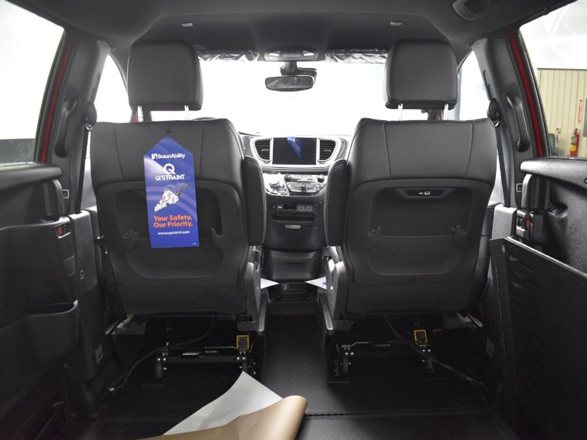 2025 CHRYSLER PACIFICA - Image 15