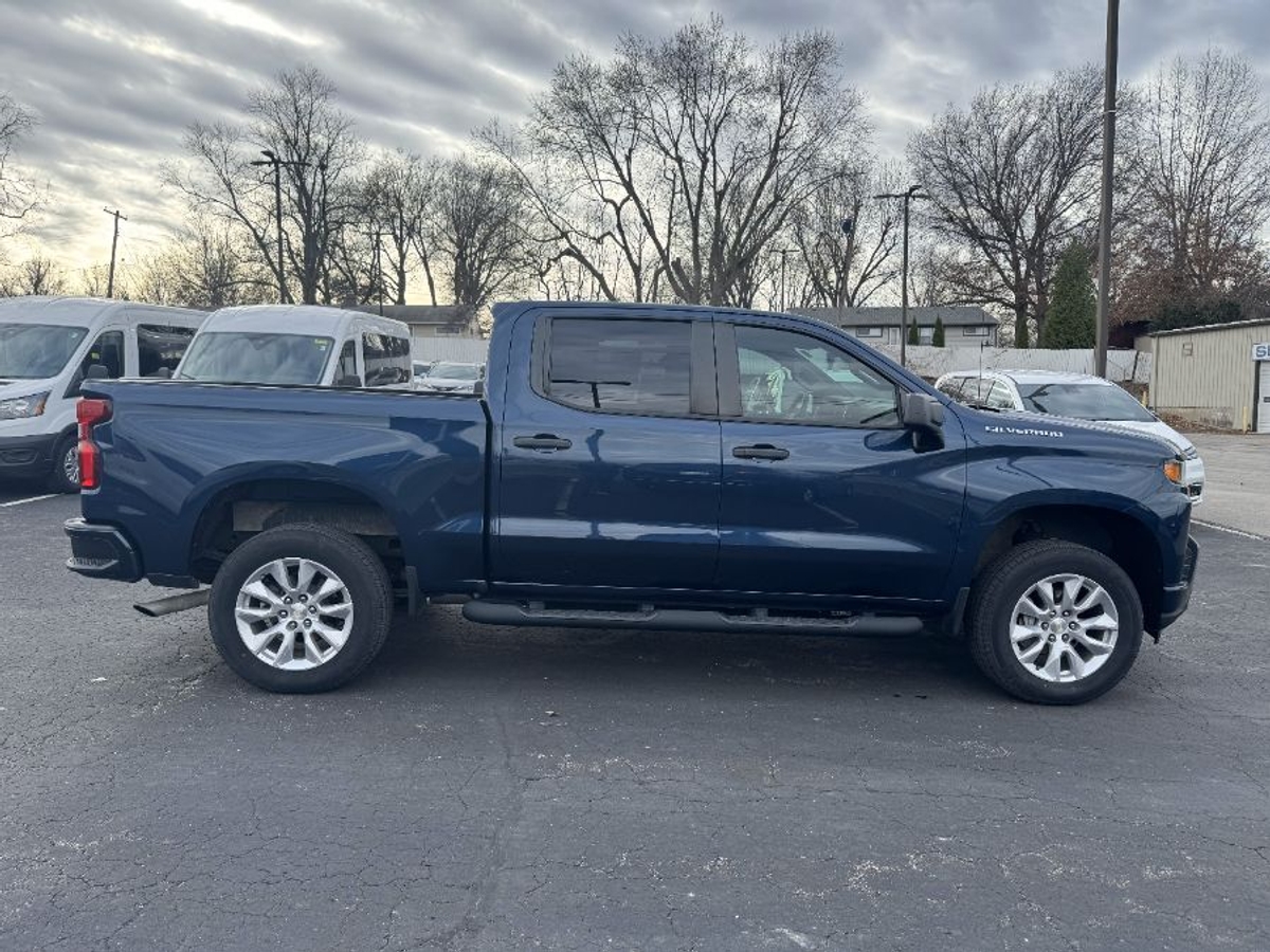 Blue Chevrolet Silverado 1500 image number 13