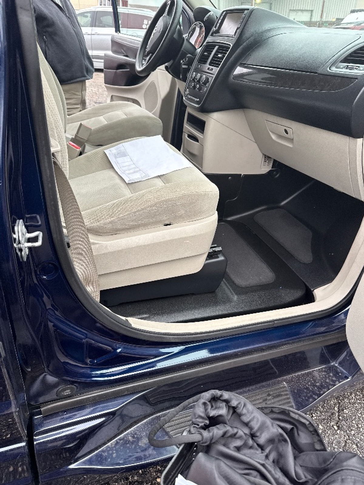 2017 DODGE GRAND CARAVAN - Image 11