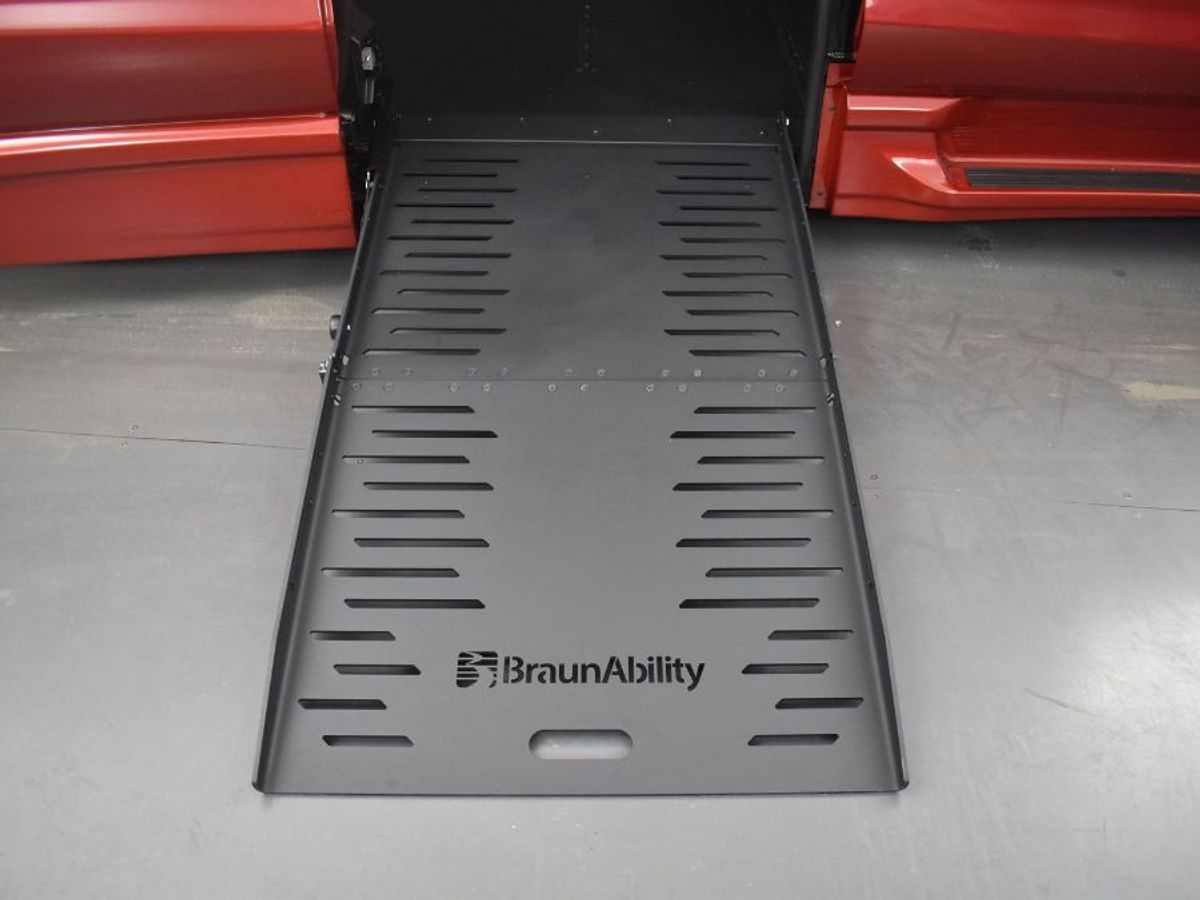 2025 CHRYSLER PACIFICA - Image 11