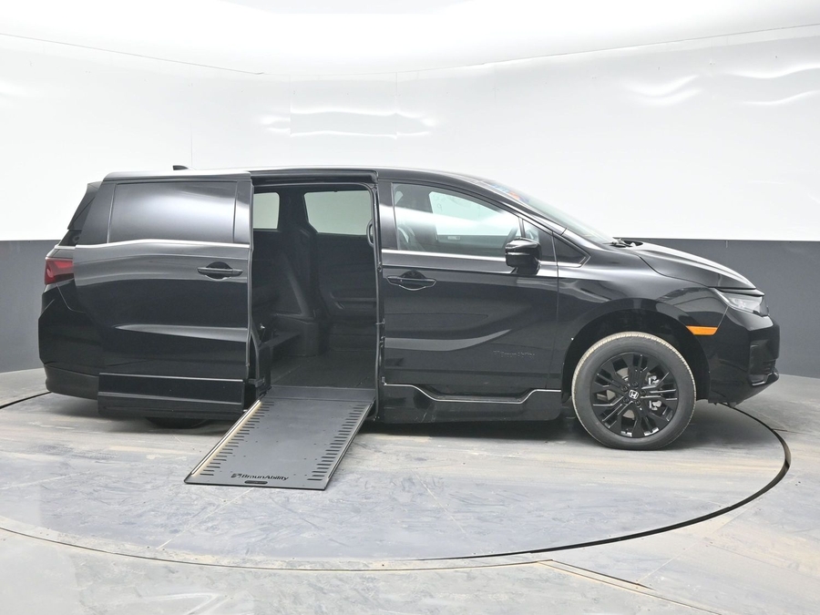 New 2026 Honda Odyssey Sport - BraunAbility Side Entry Entry In Floor Automatic Ramp