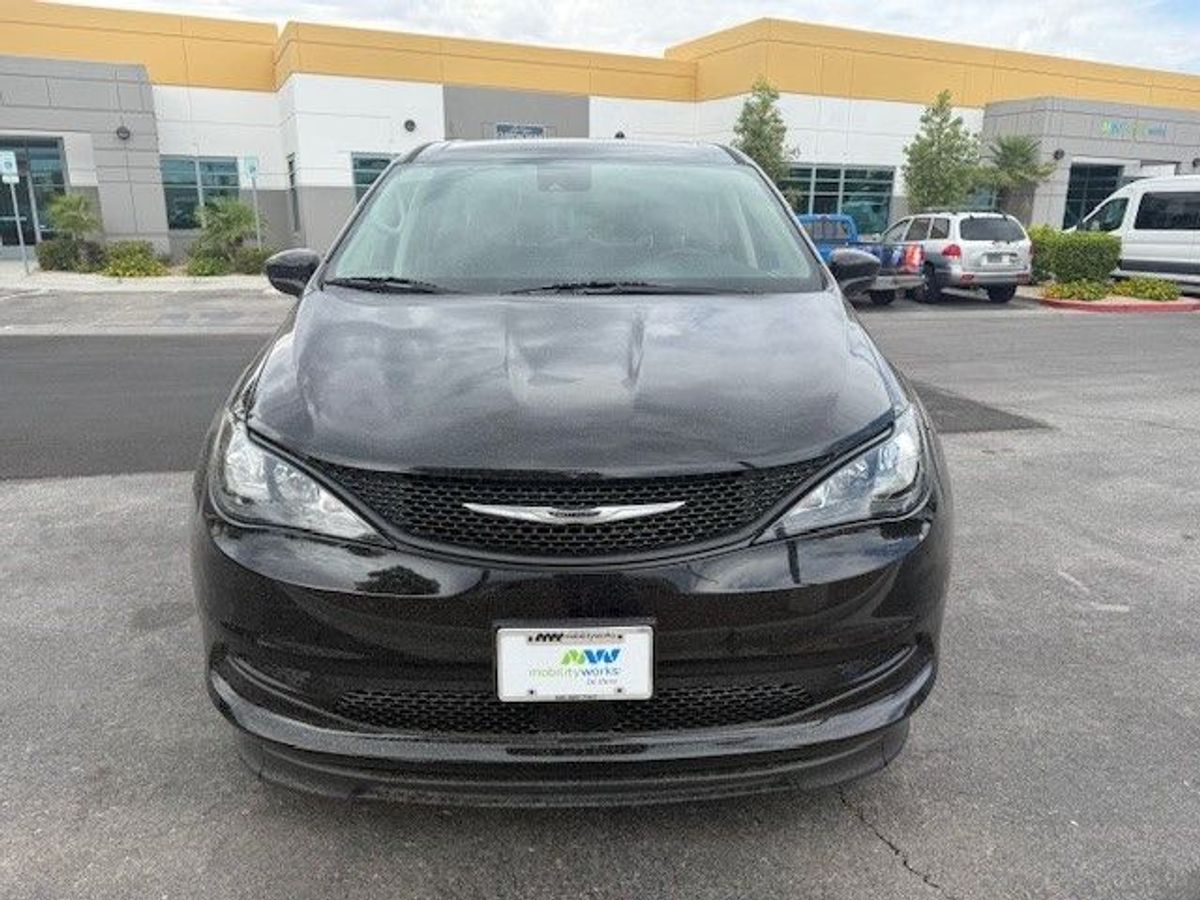 2023 CHRYSLER VOYAGER - Image 4