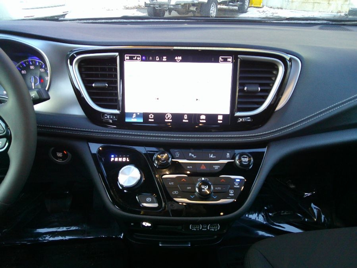 2024 CHRYSLER PACIFICA - Image 19