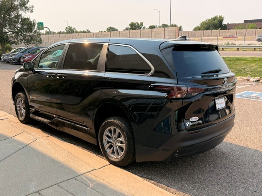 Used 2024 Toyota Sienna Hybrid LE - BraunAbility Side Entry Fold Out Automatic Ramp