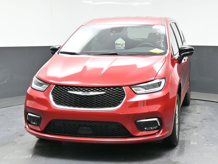 Red Chrysler Pacifica image number 14