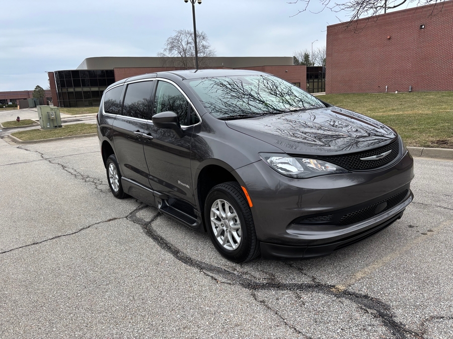 Used 2022 Chrysler Voyager LX - BraunAbility Side Entry Entry Fold Out Automatic Ramp
