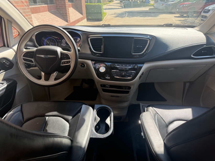 Used 2018 Chrysler Pacifica Limited - BraunAbility Side Entry Entry In Floor Automatic Ramp