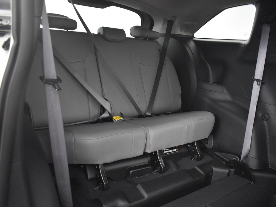 New 2025 Toyota Sienna Hybrid XLE Plus - BraunAbility Side Entry Entry In Floor Automatic Ramp