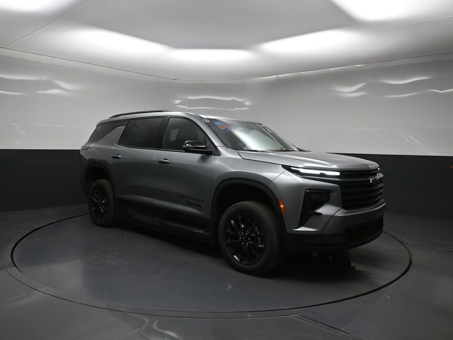 New 2026 Chevrolet Traverse 1LT Midnight - BraunAbility Side Entry Entry In Floor Automatic Ramp