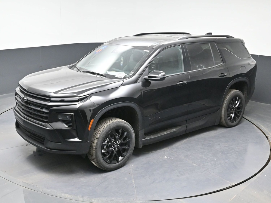 New 2025 Chevrolet Traverse 1LT Midnight - BraunAbility Side Entry Entry In Floor Automatic Ramp