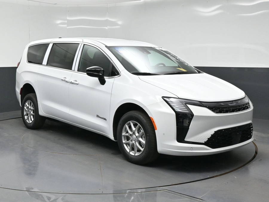 White Chrysler Pacifica image number 25