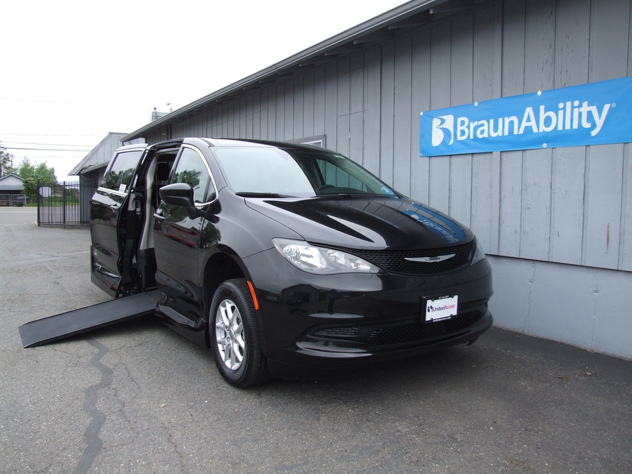 Used 2022 Chrysler Voyager LX - VMI Side Entry Entry In Floor Automatic Ramp