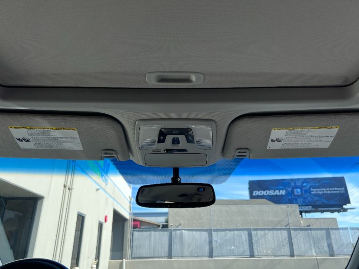 2015 TOYOTA SIENNA - Image 14