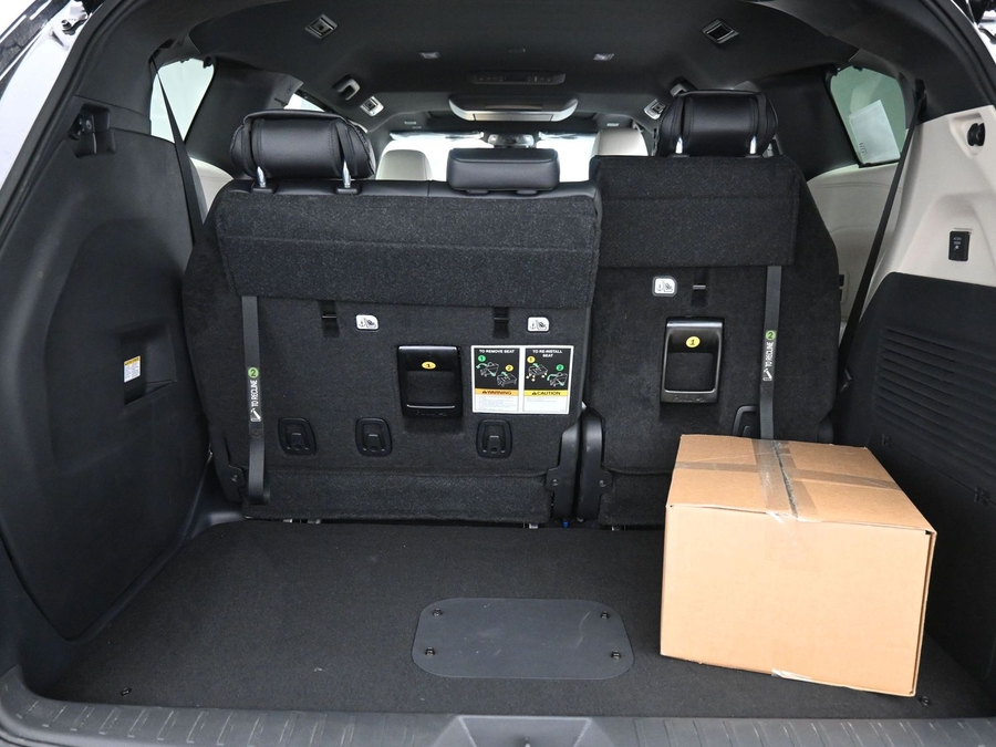 New 2025 Toyota Sienna Hybrid Platinum - BraunAbility Side Entry Entry In Floor Automatic Ramp