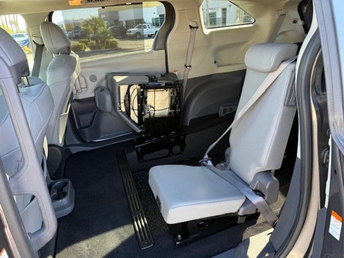 2024 TOYOTA SIENNA - Image 23