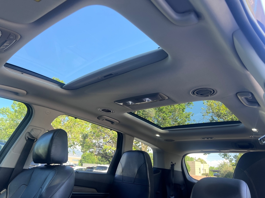 Used 2020 Kia Telluride SX - Freedom Rear Entry Fold Out Automatic Ramp