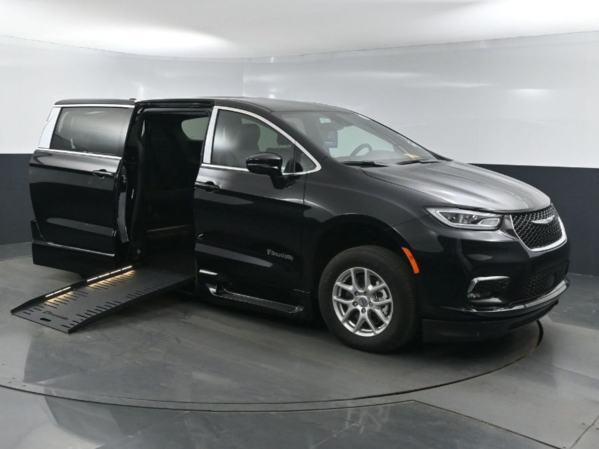 2025 CHRYSLER PACIFICA - Image 2