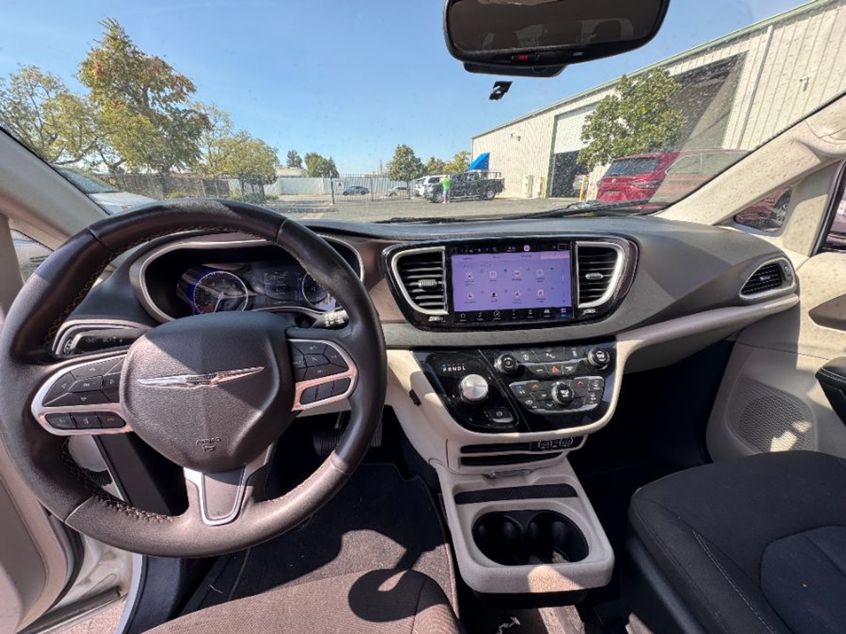 2022 CHRYSLER VOYAGER - Image 3