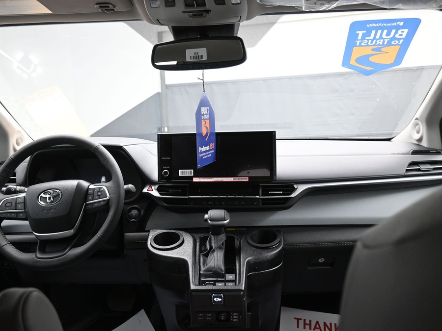 New 2025 Toyota Sienna Hybrid XLE Plus - BraunAbility Side Entry Entry Fold Out Automatic Ramp