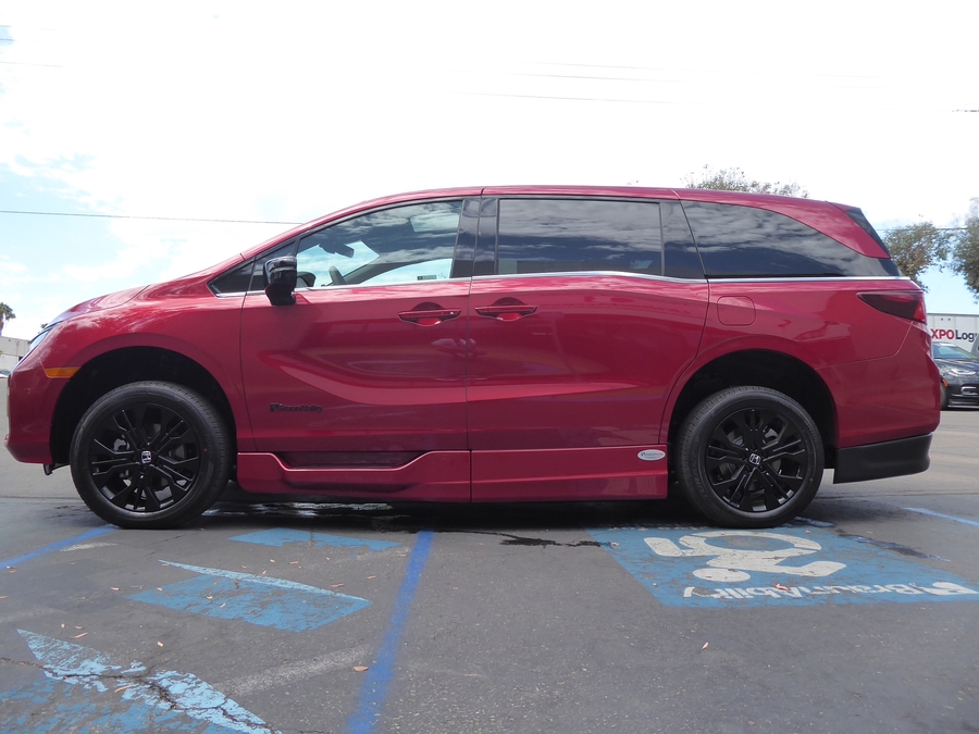 New 2026 Honda Odyssey Sport - BraunAbility Side Entry In Floor Automatic Ramp
