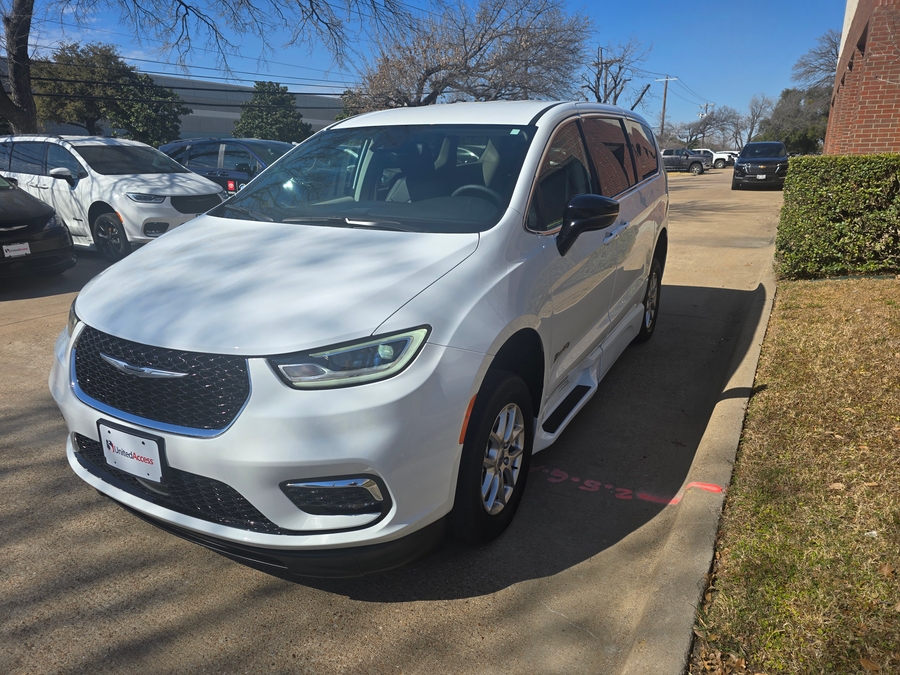 Used 2024 Chrysler Pacifica Touring L - BraunAbility Side Entry Entry In Floor Automatic Ramp