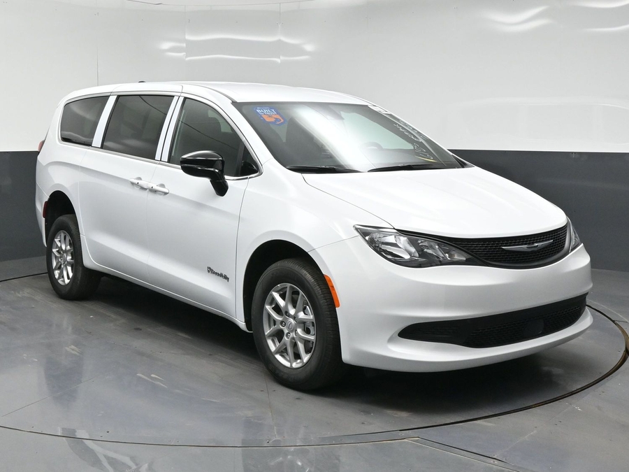 New 2026 Chrysler Voyager LX - BraunAbility Rear Entry Fold Out Manual Ramp