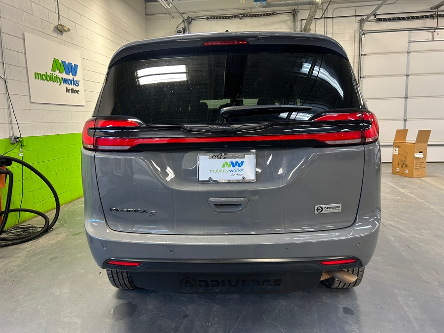 2024 CHRYSLER PACIFICA - Image 5