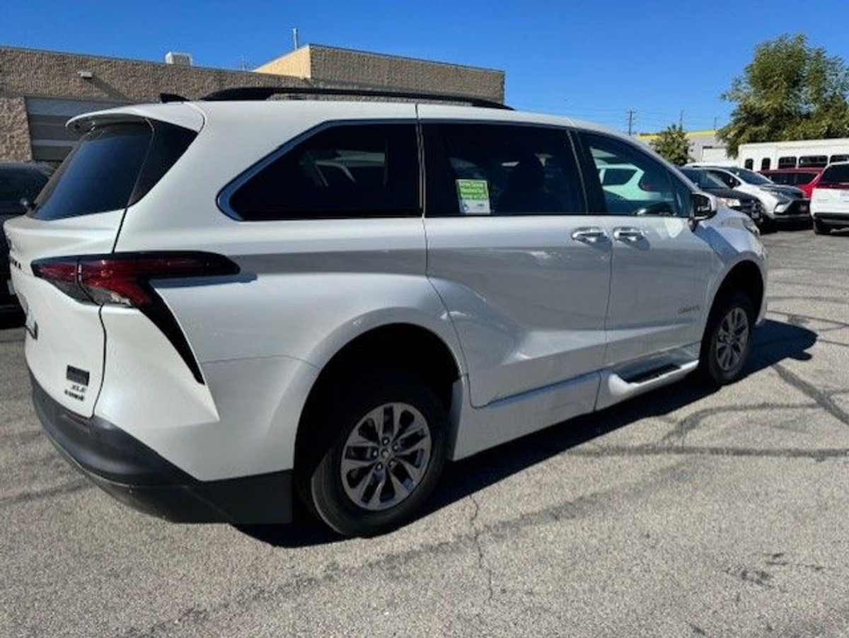 2022 TOYOTA SIENNA - Image 8