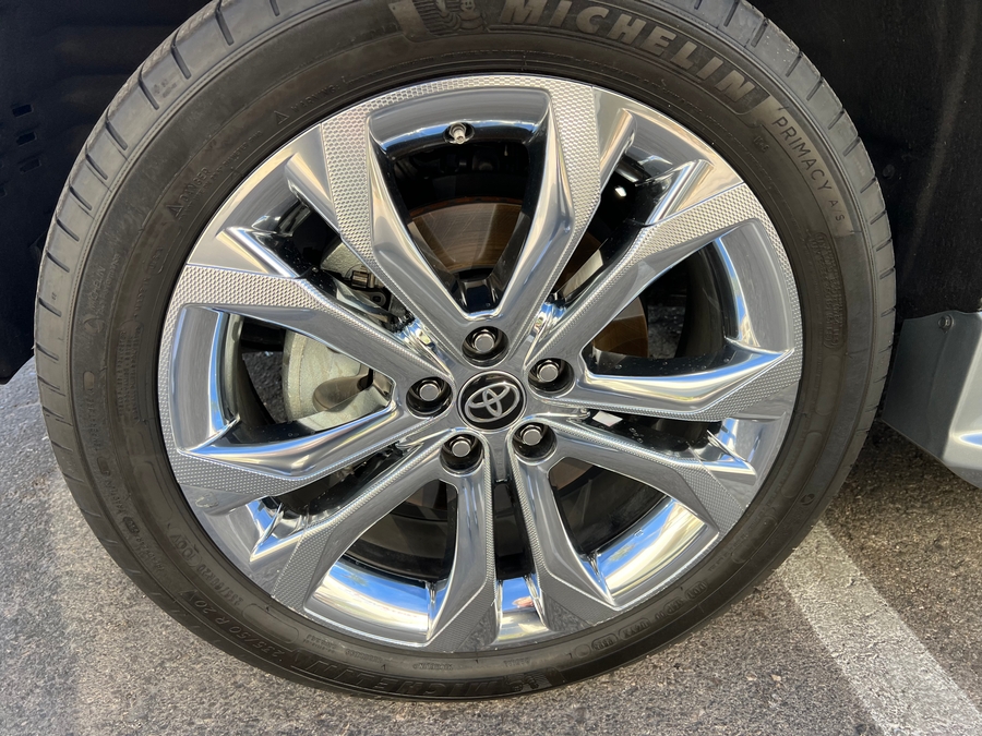 Used 2023 Toyota Sienna Hybrid Platinum Edition - BraunAbility Side Entry Entry In Floor Automatic Ramp