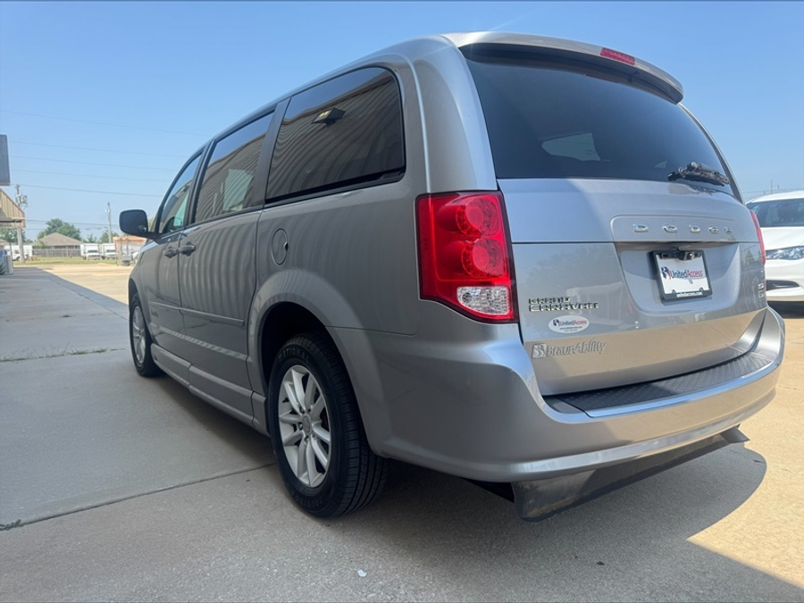 Used 2015 Dodge Grand Caravan SXT - BraunAbility Side Entry Fold Out Automatic Ramp