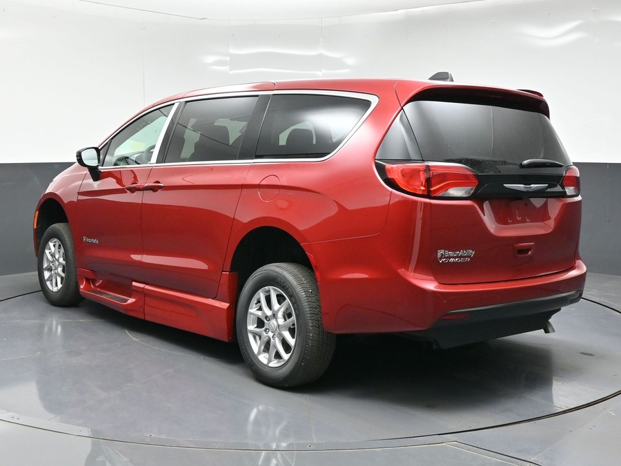 New 2026 Chrysler Voyager LX - BraunAbility Side Entry Fold Out Automatic Ramp