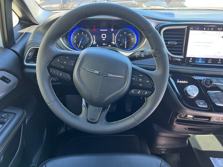 Used 2024 Chrysler Pacifica Touring L - BraunAbility Side Entry Entry Fold Out Automatic Ramp