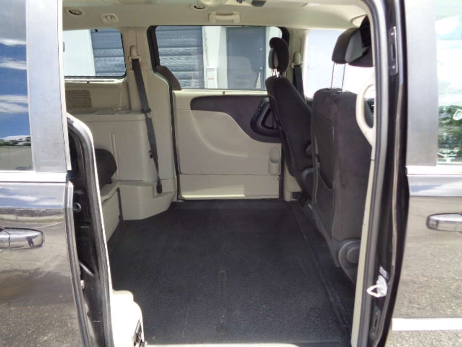 Used 2014 Chrysler Town and Country Touring - BraunAbility Side Entry Entry Fold Out Automatic Ramp