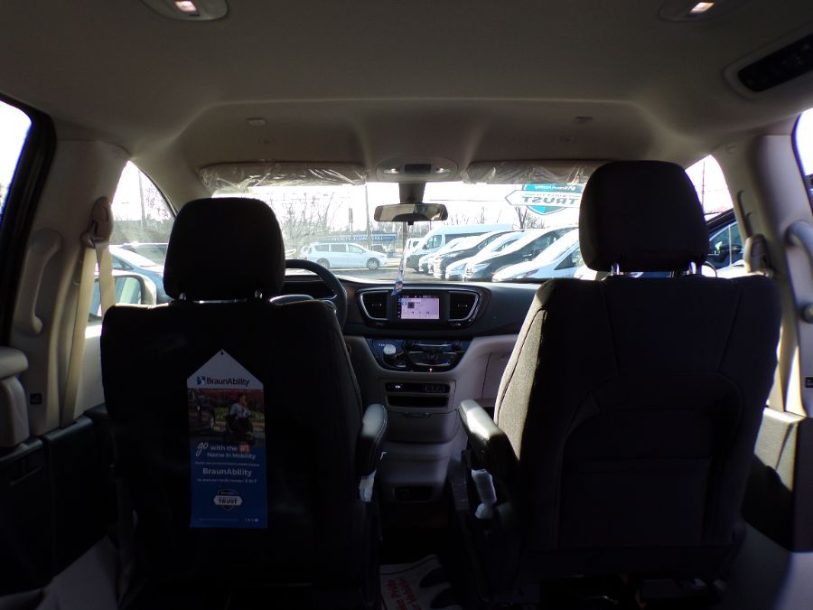 2022 CHRYSLER VOYAGER - Image 12