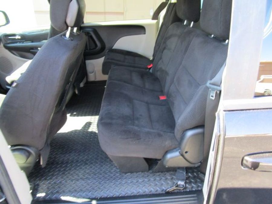 Used 2014 Dodge Grand Caravan American Value Package - Freedom Rear Entry Entry Fold Out Manual Ramp