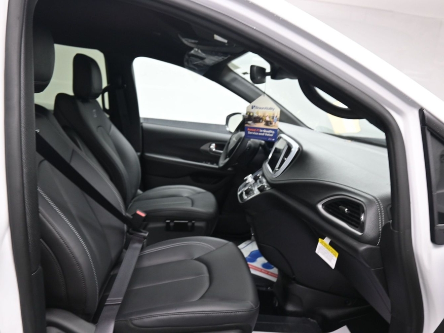 New 2027 Chrysler Pacifica Select Sport - BraunAbility Side Entry Fold Out Automatic Ramp