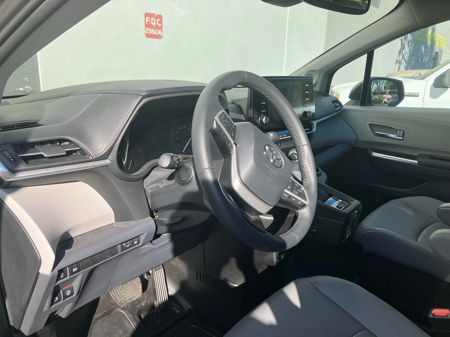 Used 2023 Toyota Sienna Hybrid XLE Base - BraunAbility Side Entry Entry Fold Out Automatic Ramp