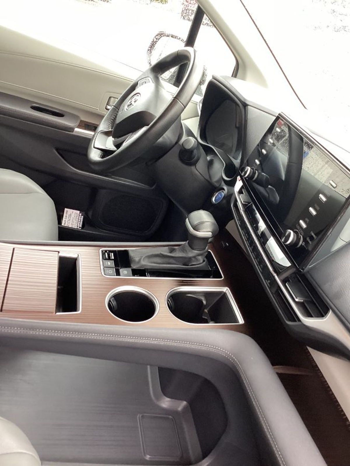 2024 TOYOTA SIENNA - Image 13