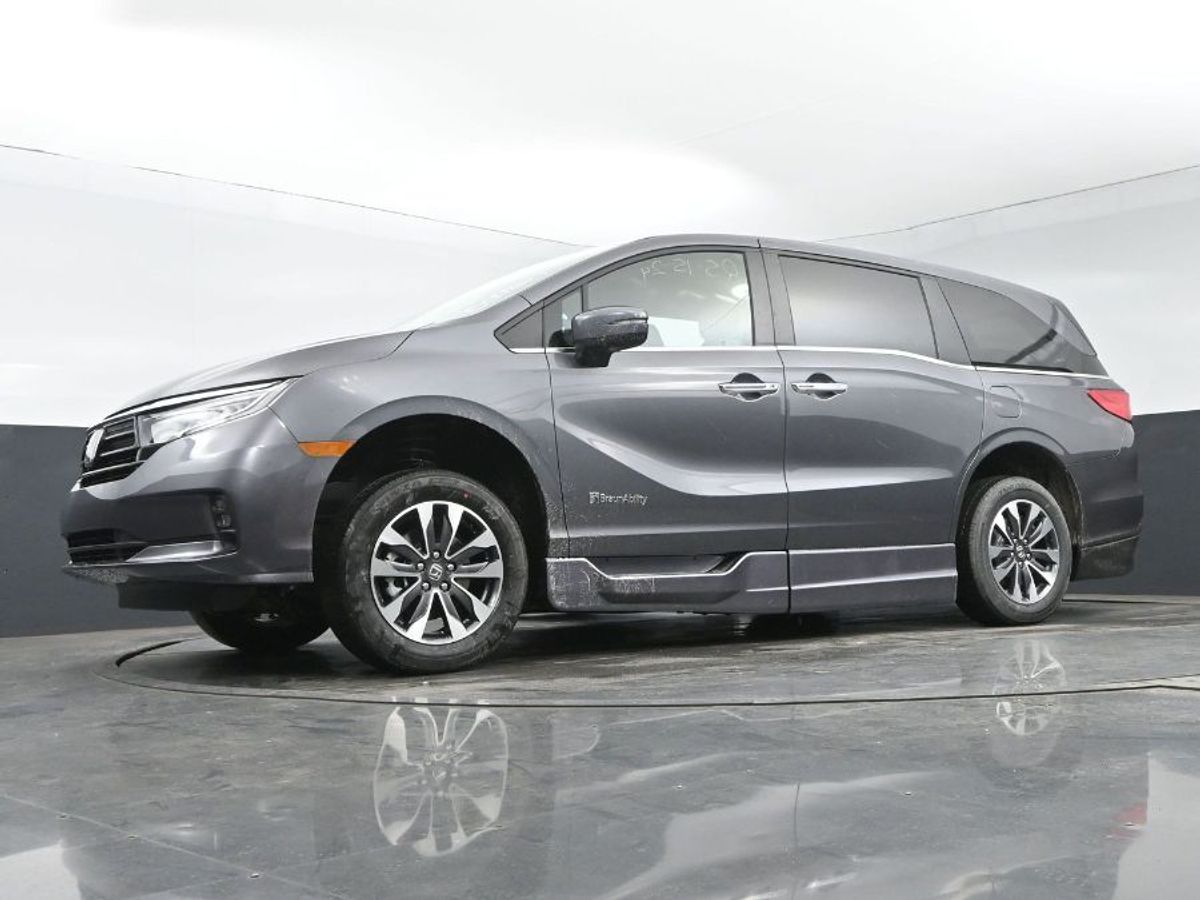 Grey Honda Odyssey image number 10