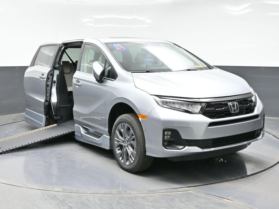New 2026 Honda Odyssey Touring - BraunAbility Side Entry In Floor Automatic Ramp
