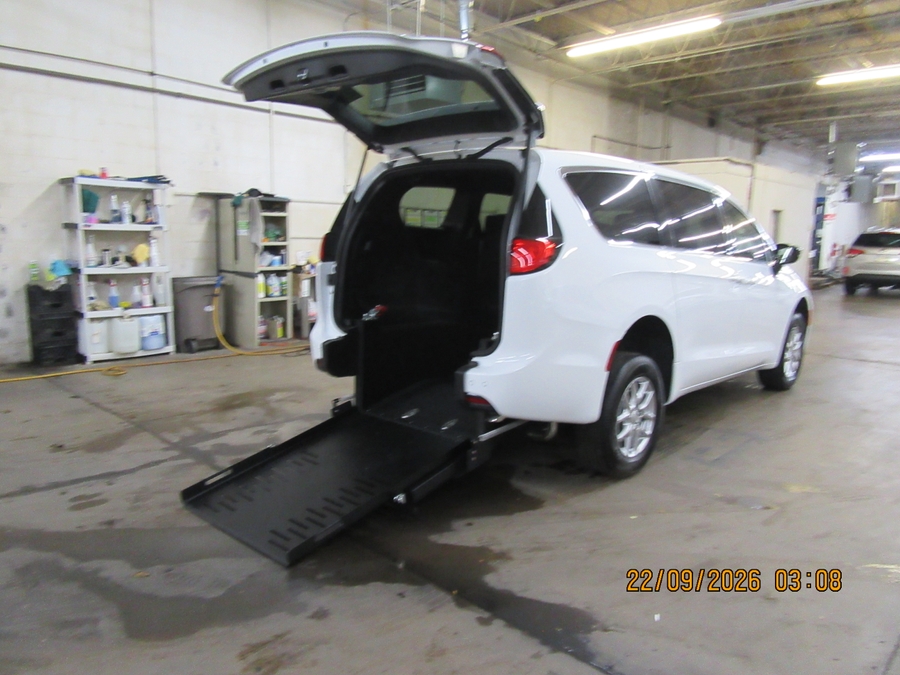 2026 Chrysler Voyager LX - Photo 20