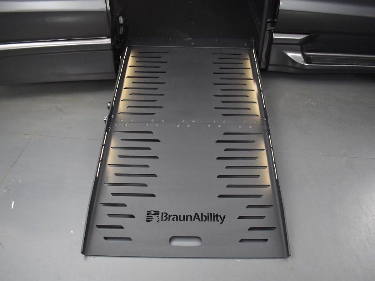 2023 CHRYSLER VOYAGER - Image 11