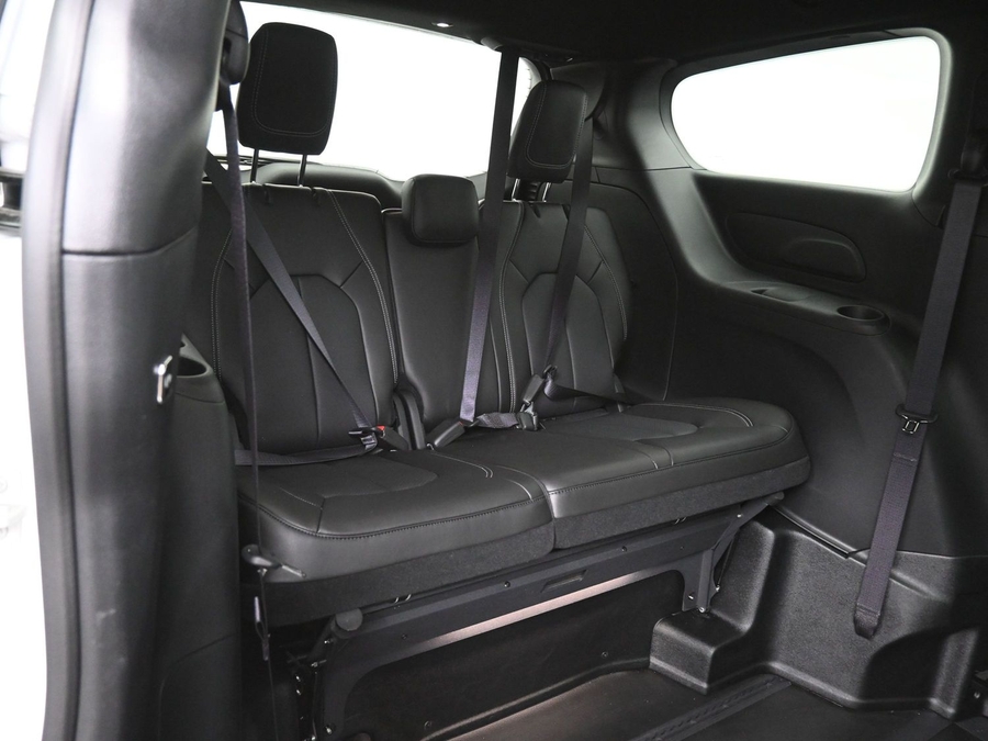 New 2025 Chrysler Pacifica Select Safety - BraunAbility Side Entry Entry In Floor Automatic Ramp