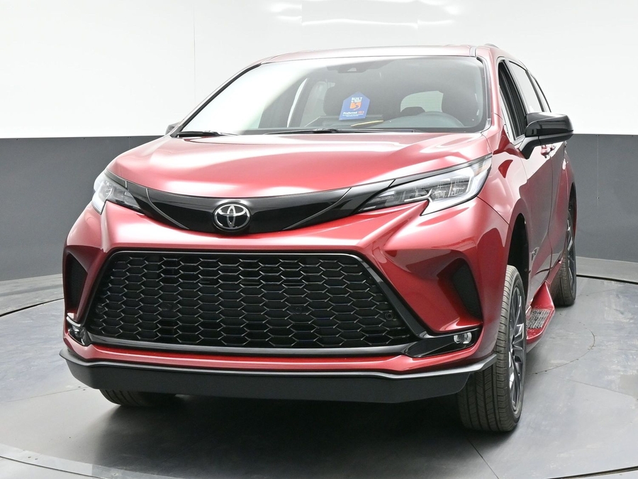 New 2026 Toyota Sienna Hybrid XSE Sport - BraunAbility Side Entry Entry Fold Out Automatic Ramp