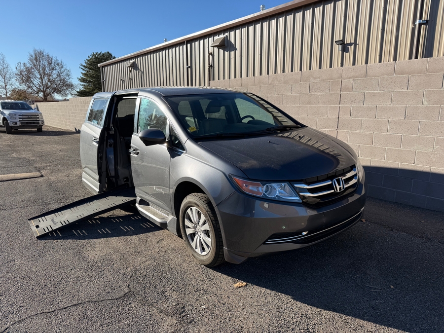 Used 2016 Honda Odyssey EX-L - BraunAbility Side Entry Entry In Floor Automatic Ramp