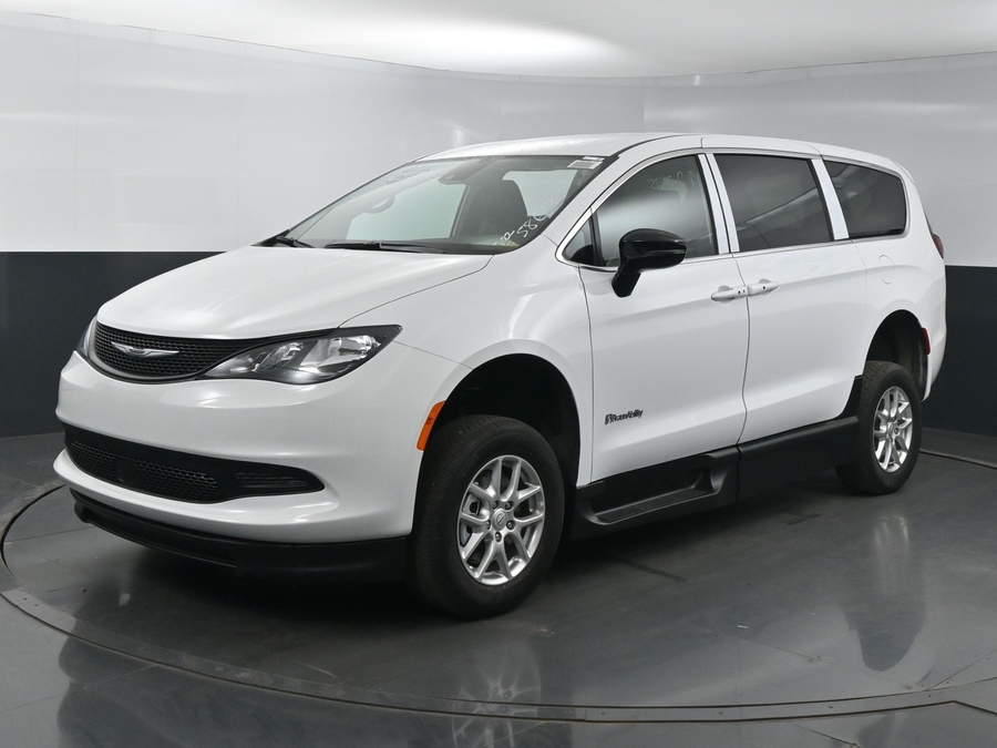 New 2025 Chrysler Voyager LX - BraunAbility Side Entry Entry Fold Out Manual Ramp