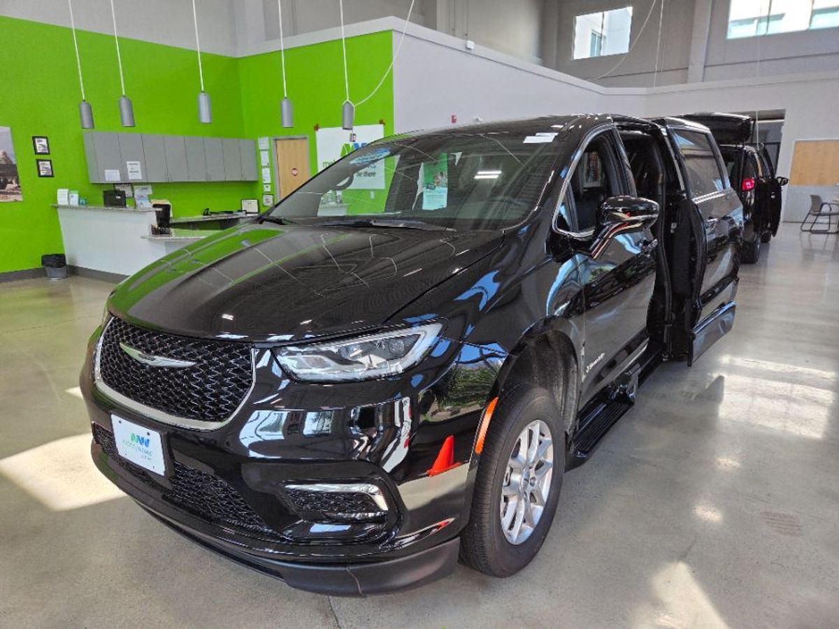 2025 CHRYSLER PACIFICA - Image 5