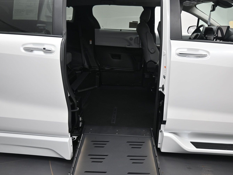 White Toyota Sienna image number 10