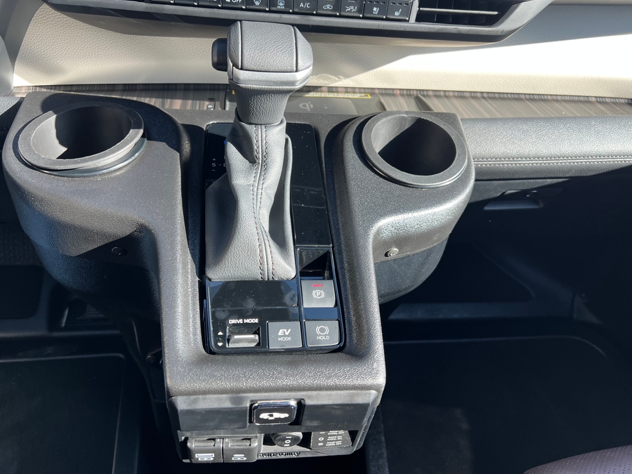 Used 2023 Toyota Sienna Hybrid Platinum Edition - BraunAbility Side Entry Entry In Floor Automatic Ramp